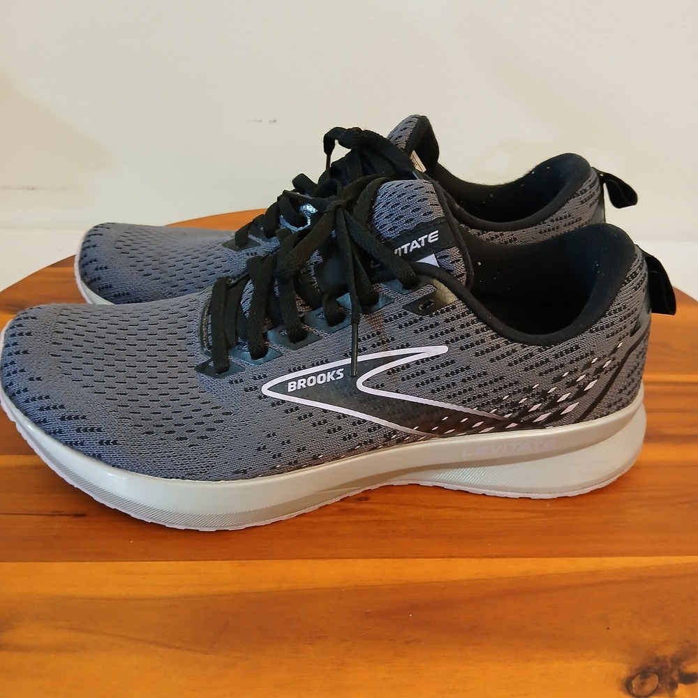 Brooks Levitate 5 Running Shoes Womens 9.5 B Gray Lace Up Athletic Sneakers‎